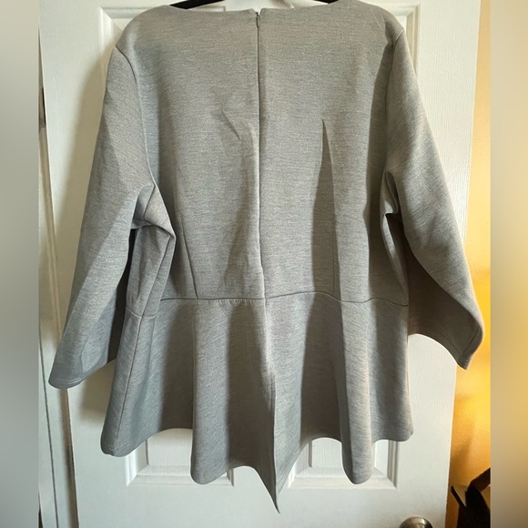 ELOQUII Peplum top - 26W - Picture 4 of 4